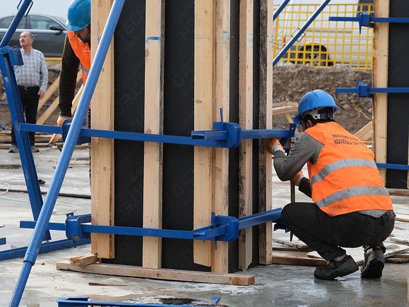 İnşaat Kolon Kelepçesi